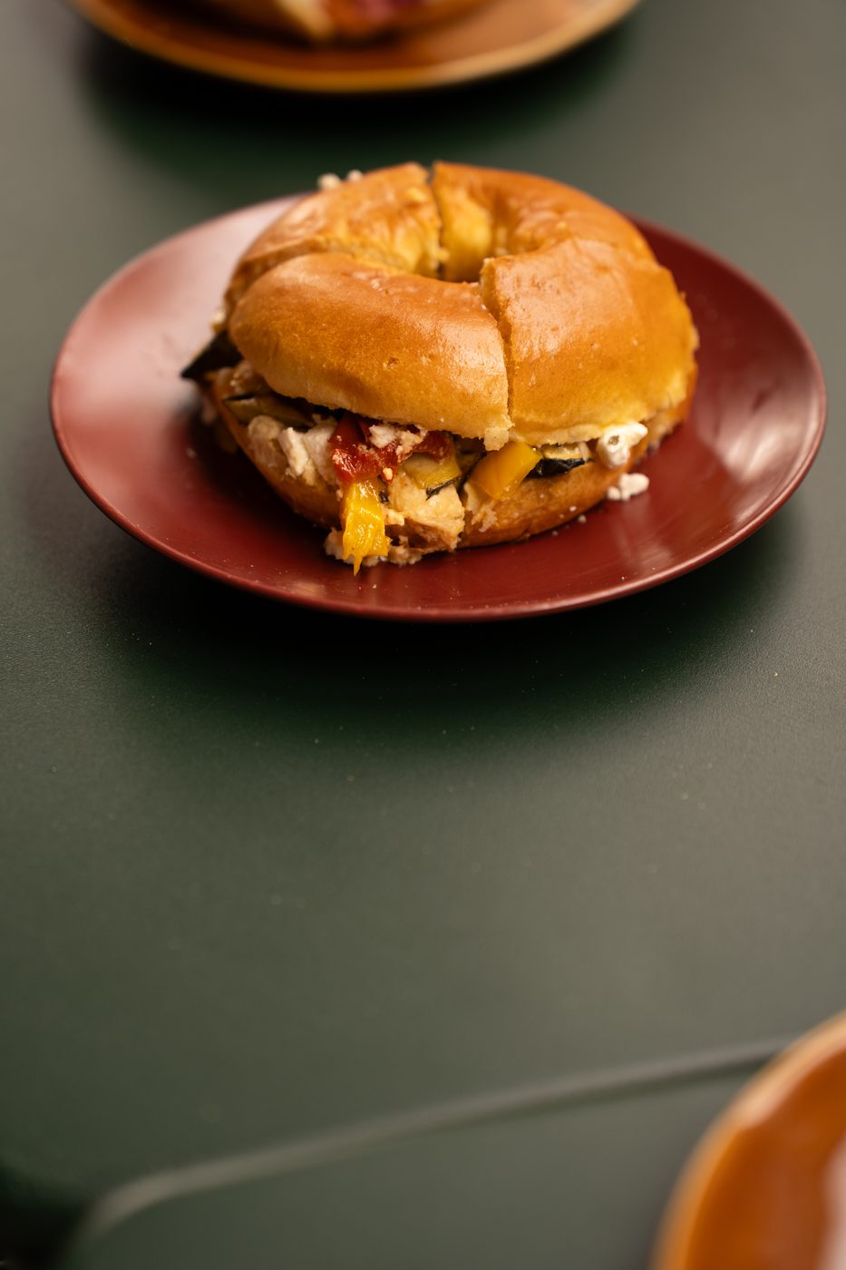 Bagel garni servi au Concept Café Chartres